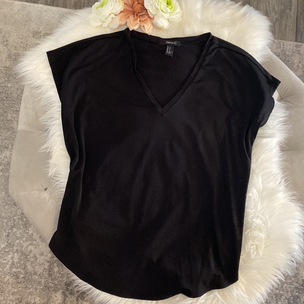 Oversized Forever 21 Black Polyester V Neck Too